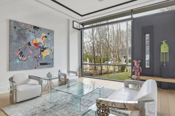 12 Winton RD, Toronto C12, ON M4N 3E3