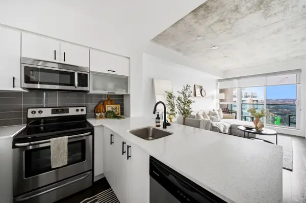 150 East Liberty ST #2701, Toronto C01, ON M6K 3R5