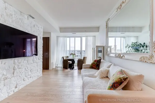 17 Bathurst ST #1215, Toronto C01, ON M5V 0N1