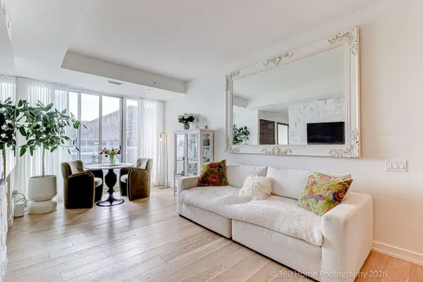 17 Bathurst ST #1215, Toronto C01, ON M5V 0N1