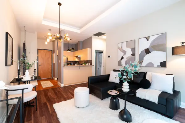 8 Wellesley ST E #306, Toronto C08, ON M4Y 3B2