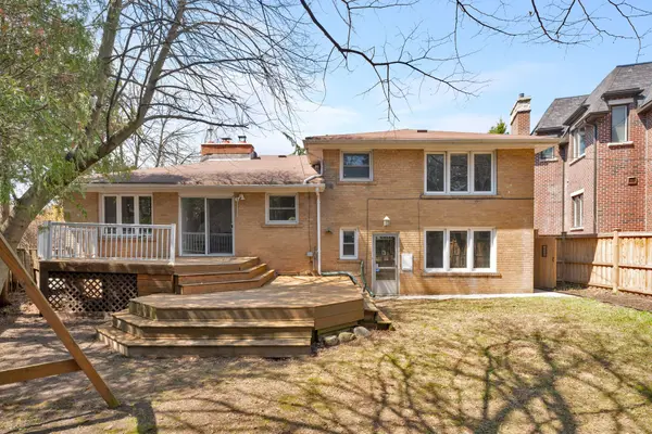 9 Hawksbury DR, Toronto C15, ON M2K 1M2