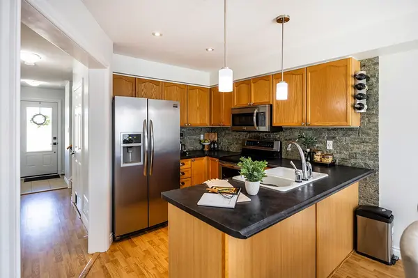 46 Steinway DR, Scugog, ON L9L 1V3