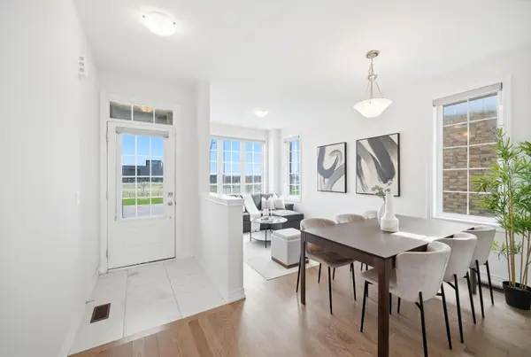 189 Jim Mortson DR, East Gwillimbury, ON L9N 0Z3