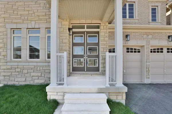 37 North Park BLVD, Oakville, ON L6M 0W8