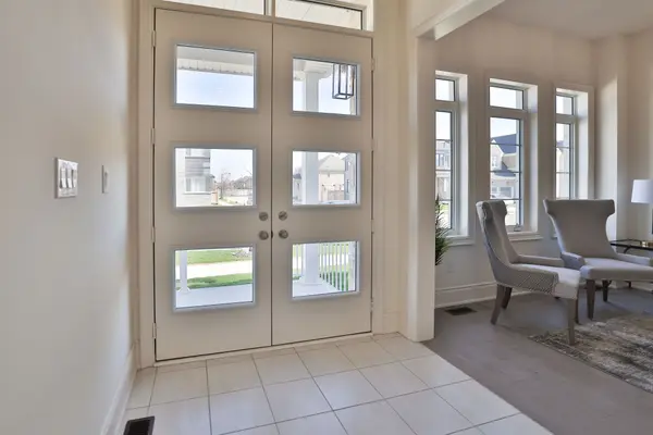 37 North Park BLVD, Oakville, ON L6M 0W8