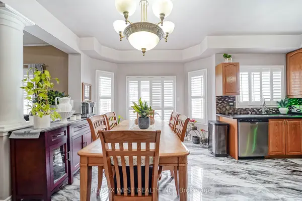 38 Bottlebrush DR, Brampton, ON L6R 2Z5