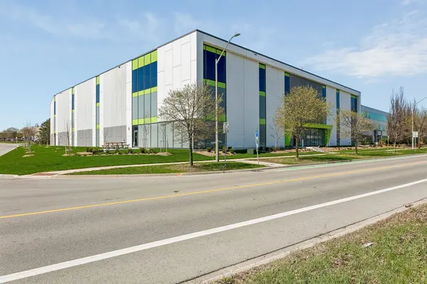 2360 Bristol CIR, Oakville, ON L6H 6M5