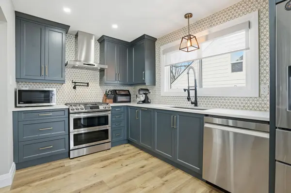 101 Livingston AVE, Grimsby, ON L3M 1L4