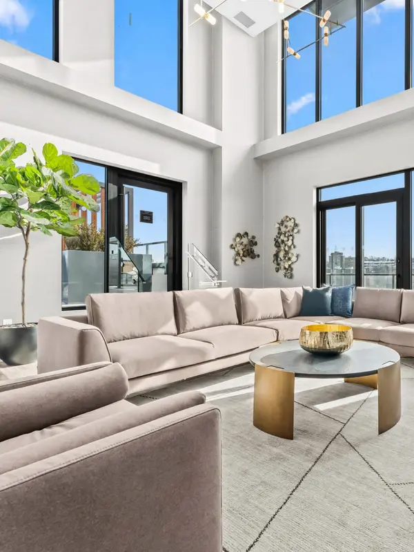 75 James ST S #624, Hamilton, ON L8P 4V8