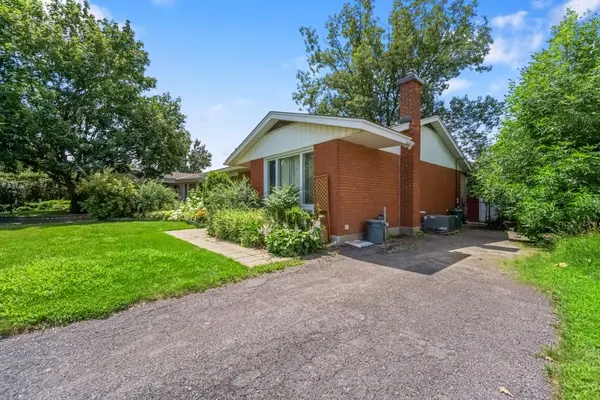 1252 Tompkins ST #Unit B, Parkway Park - Queensway Terrace S And Area, ON K2C 3B7