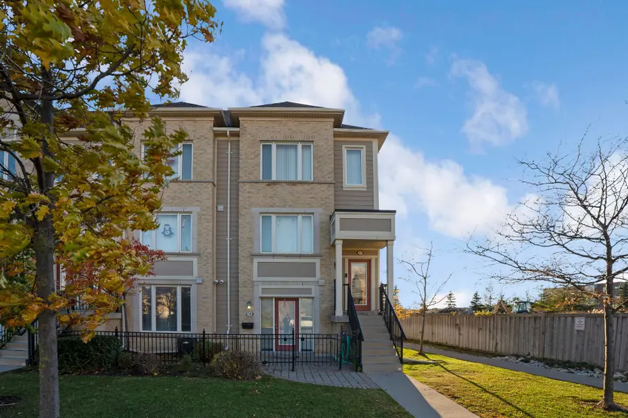 60 Fairwood CIR #38, Brampton, ON L6R 0Y6