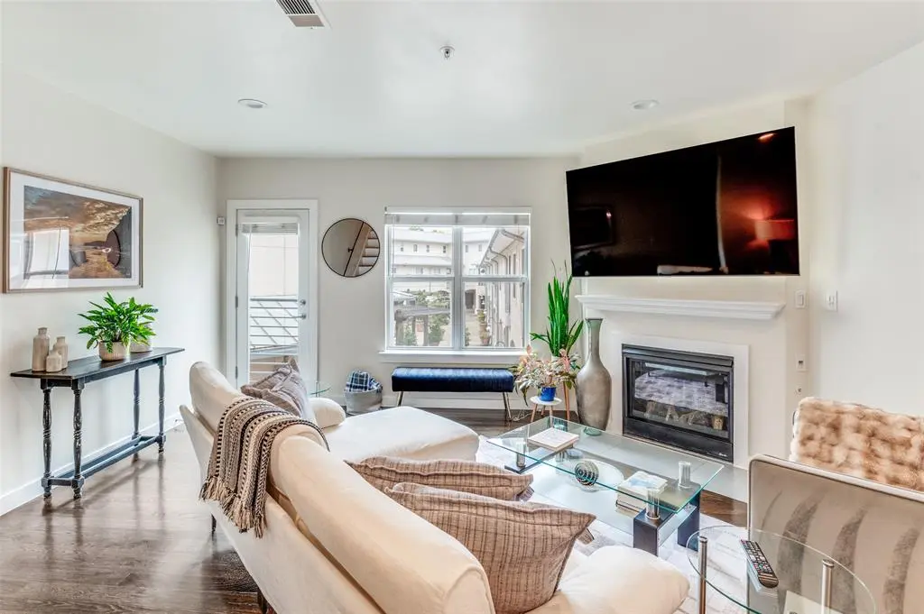 3922 Gilbert Avenue #214, Dallas, TX 75219
