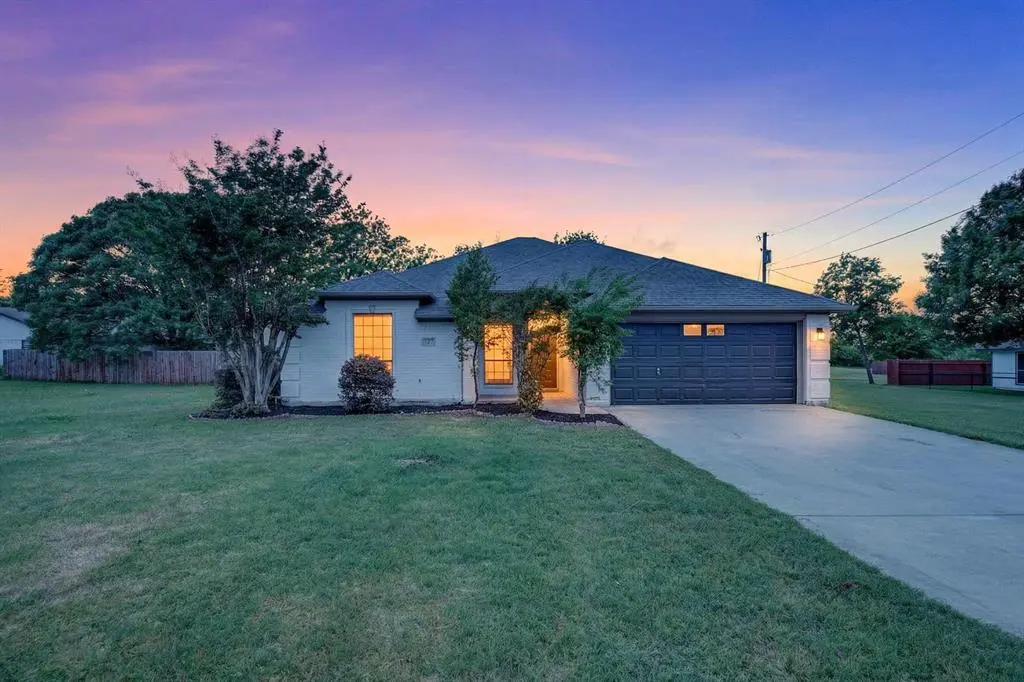 127 Port O Call Court, Runaway Bay, TX 76426