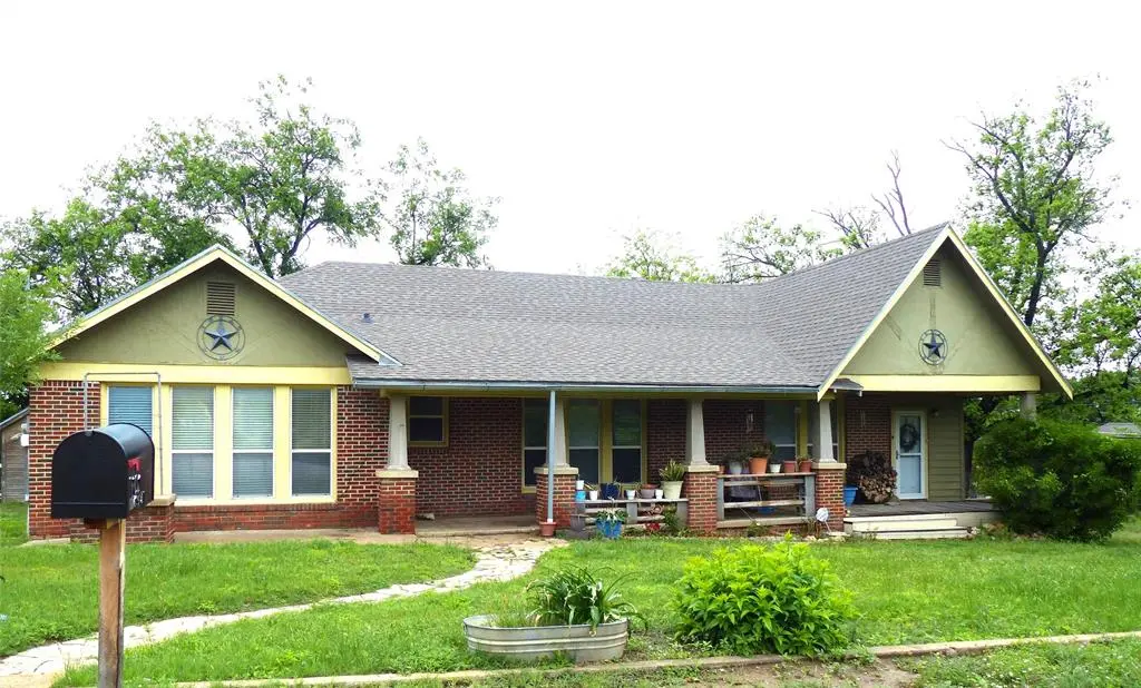 606 S Blackburn, Brady, TX 76825