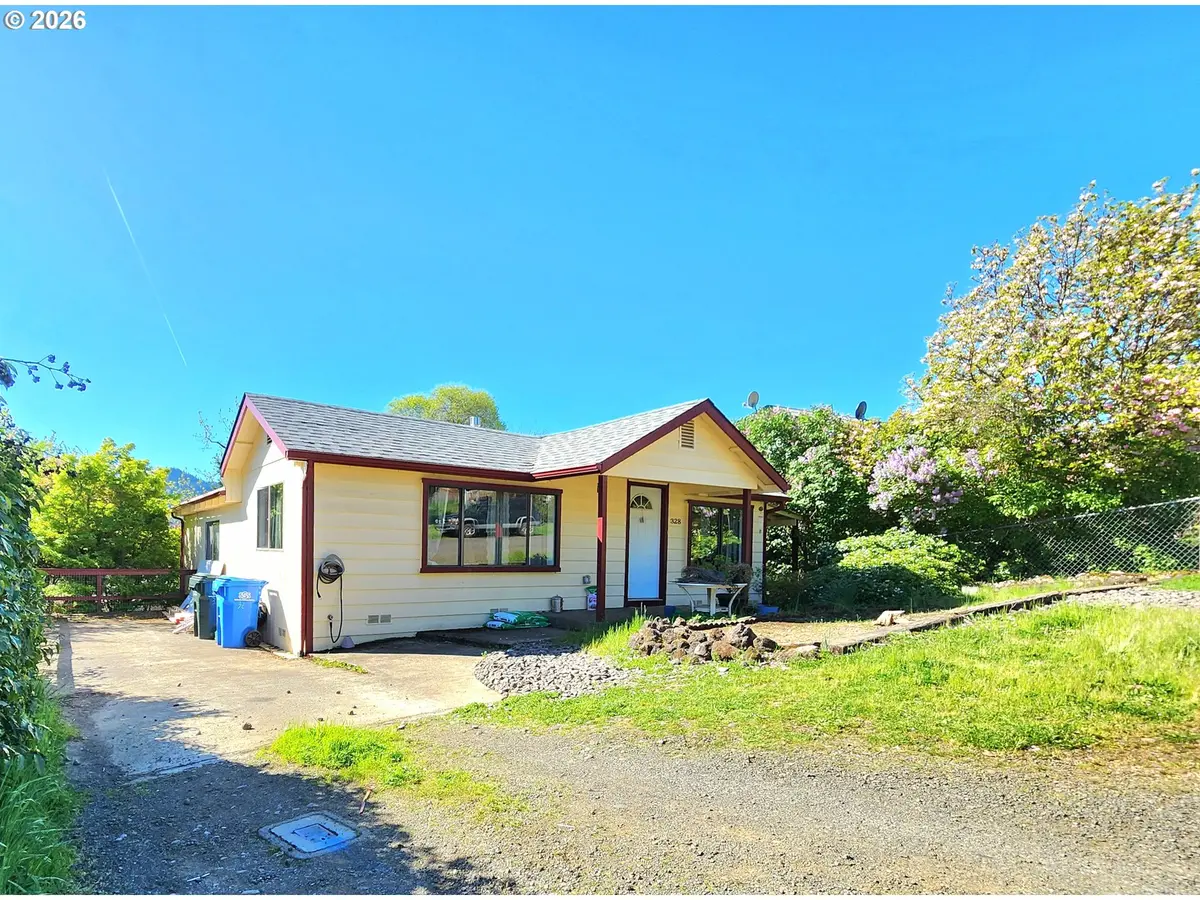 328 E FIFTH AVE, Sutherlin, OR 97479