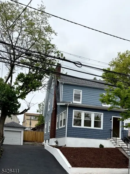 87 Pine Grove Ter, Newark City, NJ 07106