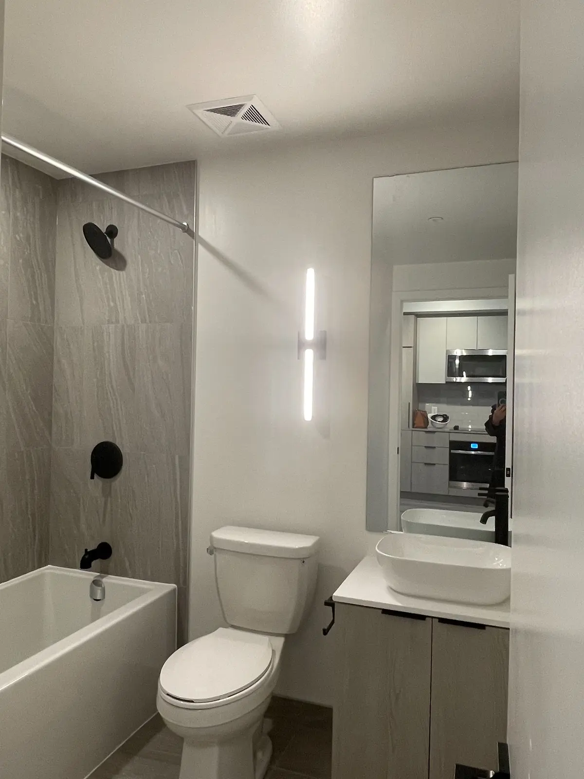 1185 Dupont ST #704, Toronto W02, ON M6H 0G5