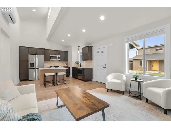 12252 Meadowlawn DR, Oregon City, OR 97045