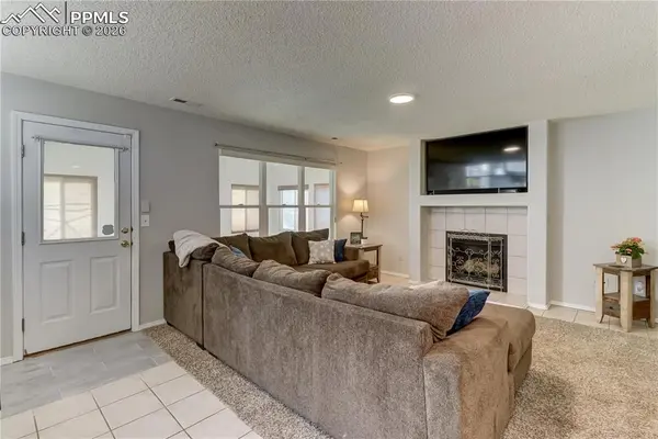 9431 Summit Mesa DR, Fountain, CO 80817