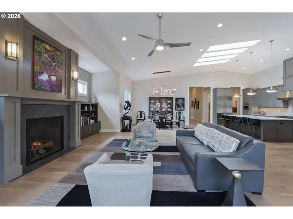 5686 SW 87TH AVE, Portland, OR 97225