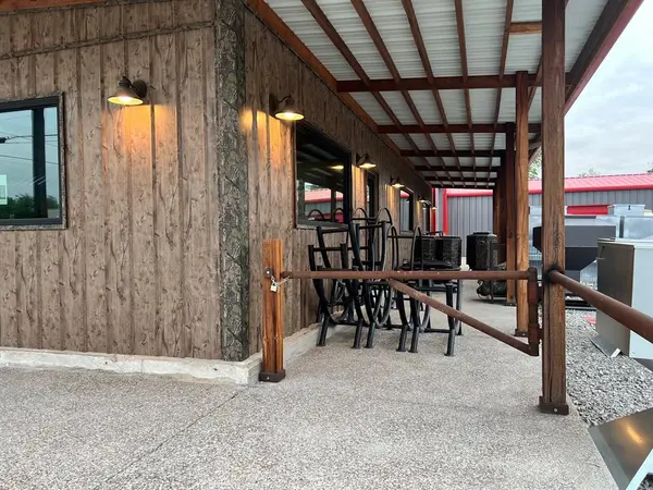 401 E Central Avenue, Comanche, TX 76442