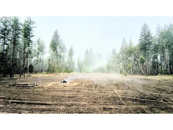 2100 SARATOGA WAY, Grants Pass, OR 97526