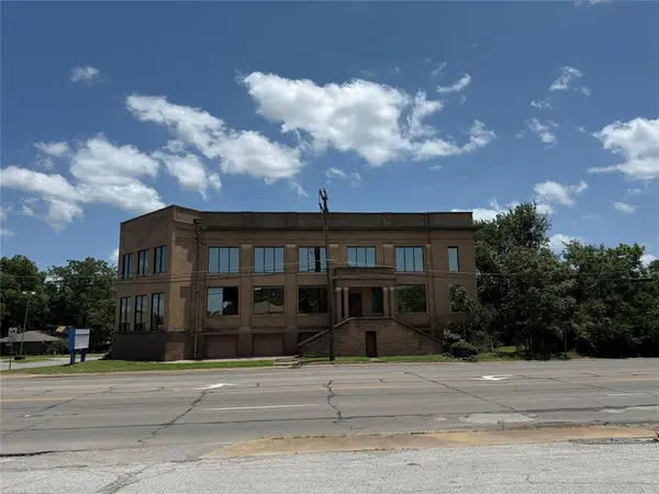 1100 S Austin Avenue, Denison, TX 75020