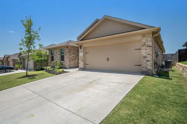 9233 Herringbone Drive, Fort Worth, TX 76131