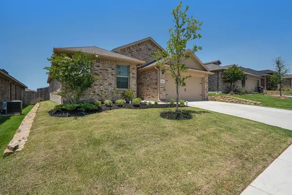 9233 Herringbone Drive, Fort Worth, TX 76131