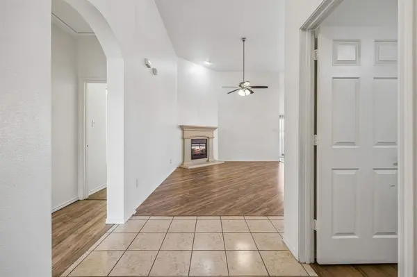 9528 Willow Branch Way, Fort Worth, TX 76036