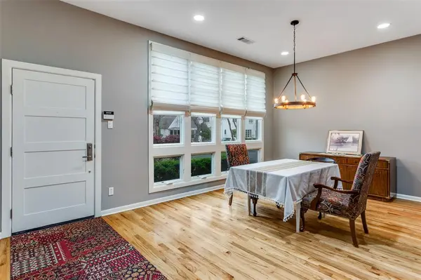 3319 W 6th Street, Fort Worth, TX 76107