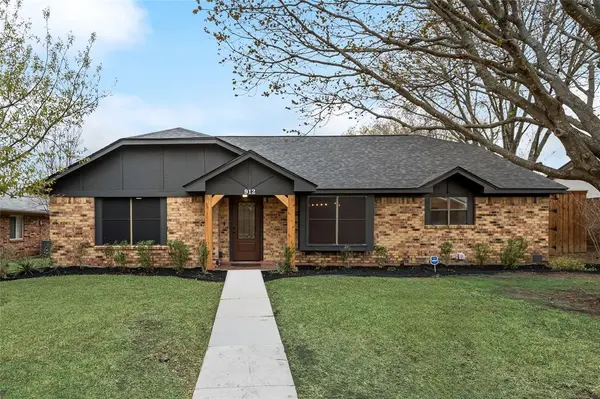 912 Sandhurst Drive, Plano, TX 75025