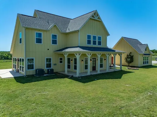 2025 County Road 1792, Sunset, TX 76270