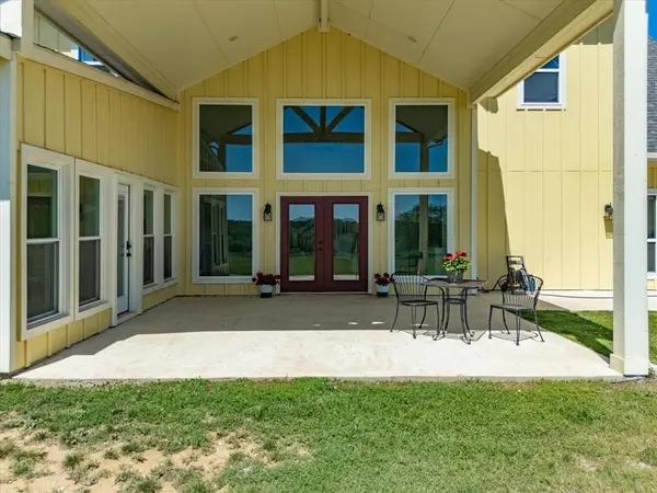 2025 County Road 1792, Sunset, TX 76270