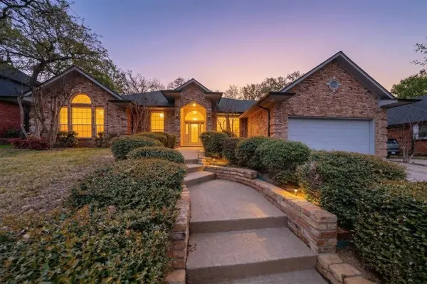 1405 Briar Drive, Bedford, TX 76022