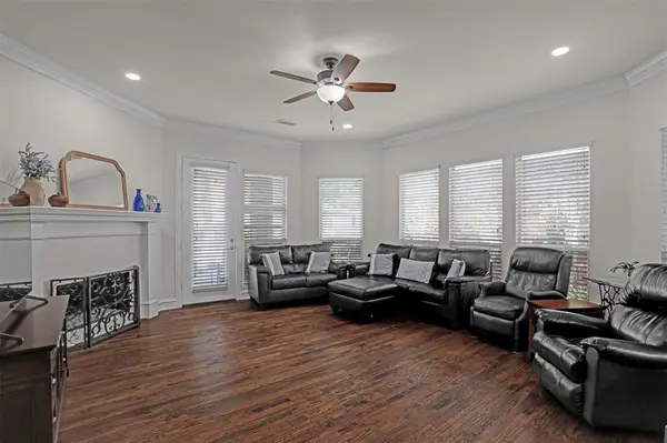 20 Glistening Pond Drive, Frisco, TX 75034