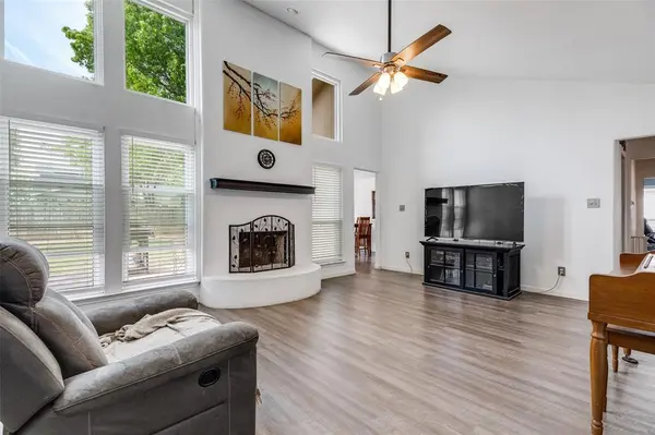 7501 Cedarhill Road, Watauga, TX 76148