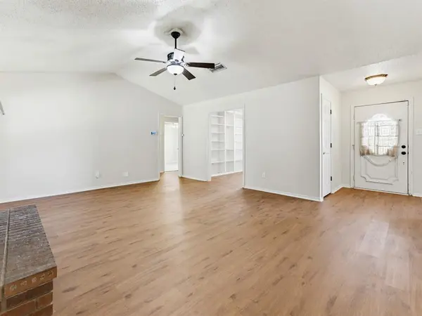 2325 Lancecrest Drive, Garland, TX 75044