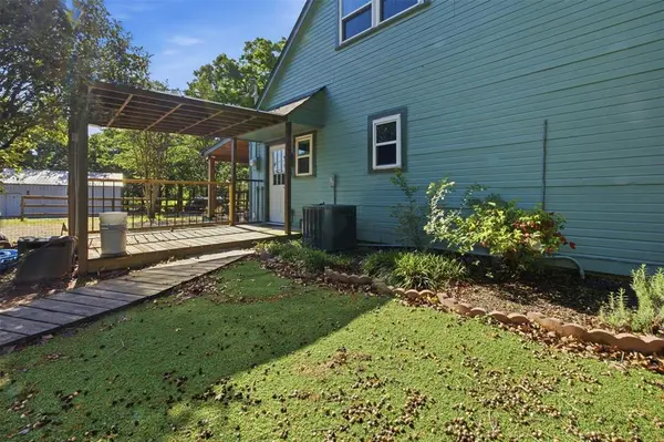 1853 Lake Highland W, Quinlan, TX 75474