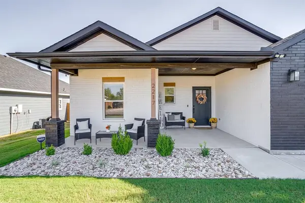 2217 Forest Hill Lane, Granbury, TX 76048