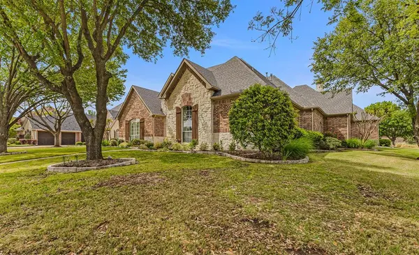 2221 Kings Pass, Heath, TX 75032