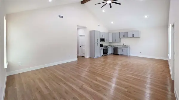 163 Lake Creek Drive, Mabank, TX 75156