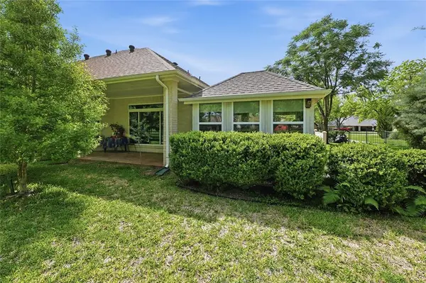 6008 Nutcracker Drive, Granbury, TX 76049