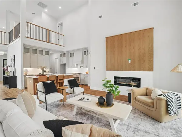 2610 Emmett Street, Dallas, TX 75211