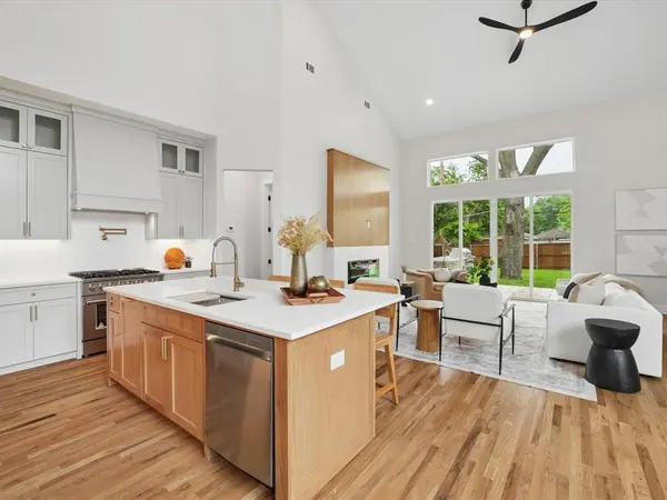 2610 Emmett Street, Dallas, TX 75211