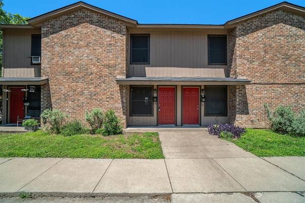 3301 Aurora Street #B, Haltom City, TX 76117