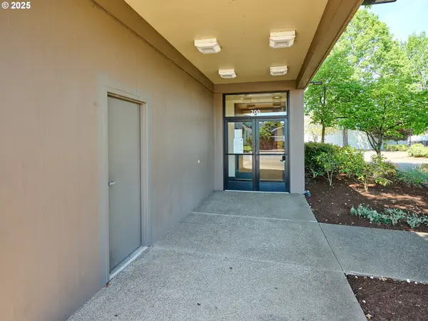 200 CENTER AVE, Molalla, OR 97038