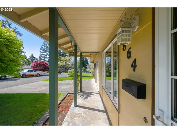 3864 VISTA DR, North Bend, OR 97459