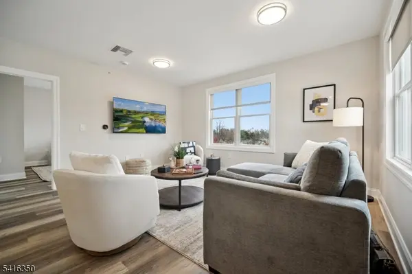 246 Main St #406, Chatham Boro, NJ 07928